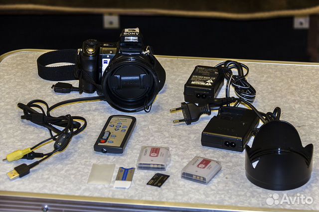 Фотоаппарат Sony Cyber=Shot DSC-H9. В идеальном состояниию 8.1 Mega Фотоаппарат Sony Cyber=Shot DSC-H9. В идеальном состояниию 8.1 Mega