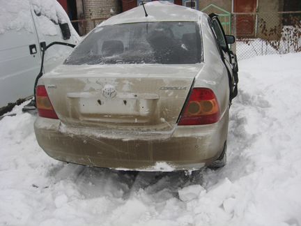 Toyota Corolla 1.4 МТ, 2005, седан, битый