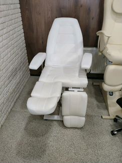 Кресло педикюрное, белое, гидравлическое 03
