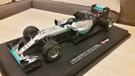 1:18 f1 Mercedes 2016