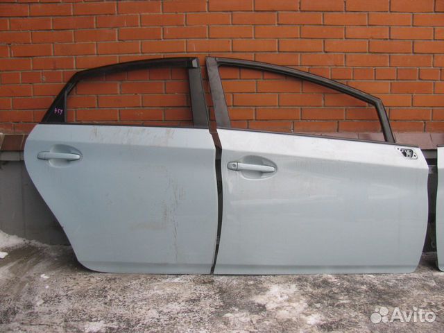 Дверь Toyota Prius ZVW30