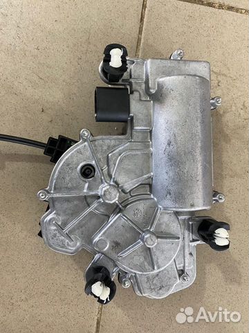Доводчик крышки багажника Volkswagen Tiguan 2 0788