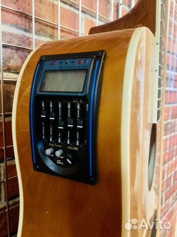 Электроакустическая Гитара