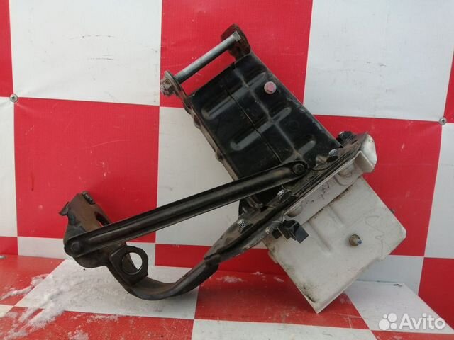 Кронштейн радиатора Мерседес W203 2000-2007гг