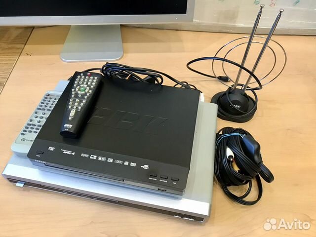2 DVD плеера+антена