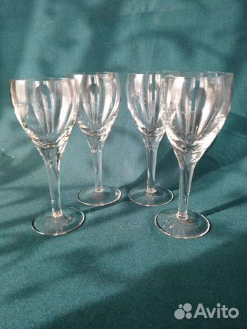 Фужеры на ножке, бокалы