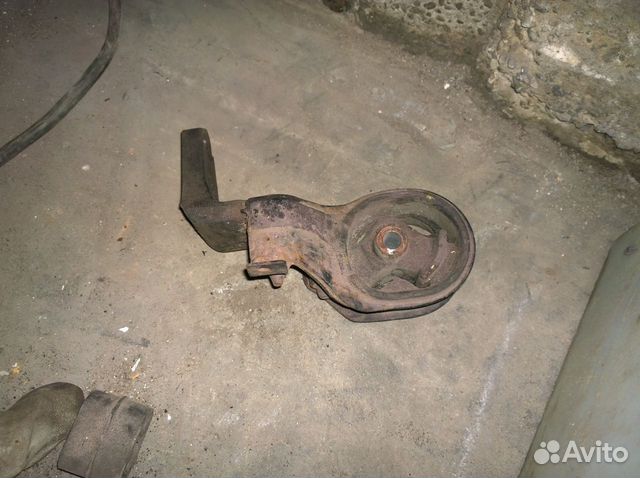 Подушка двигателя nissan cd20 sunny n14