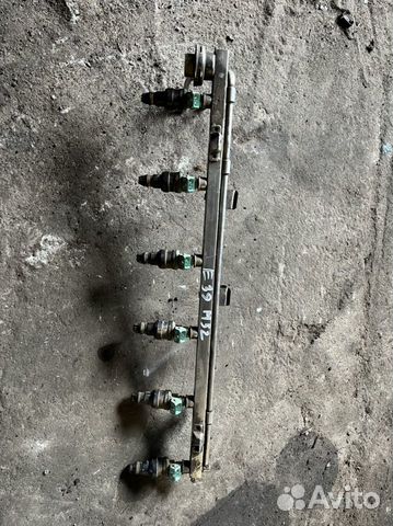 Топливная рампа с форсунками bmw e39 m52b25