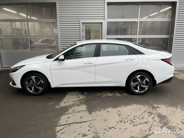 Hyundai Elantra 1.6 AT, 2021