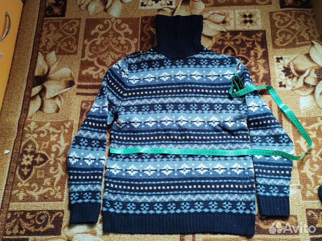 Свитер