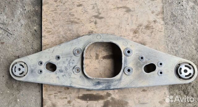 Кронштейн заднего редуктора Mercedes W211