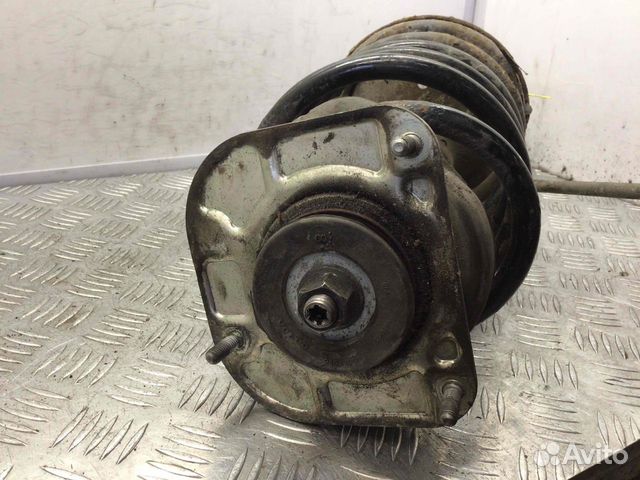 Стойка передняя левая Volvo V70 824903553368 B5244