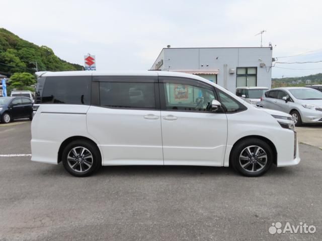 Toyota Voxy 2.0 CVT, 2019, 5 500 км