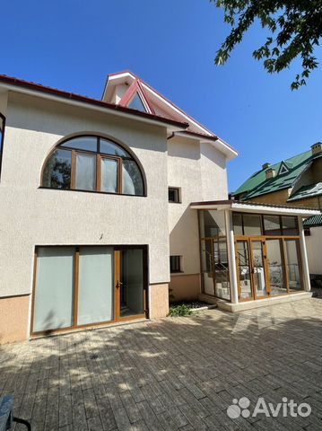 

10-к. и более дом, 400 м²