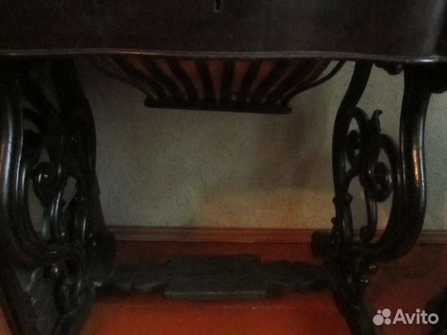 Стол для рукоделия 19 век — фотография №4