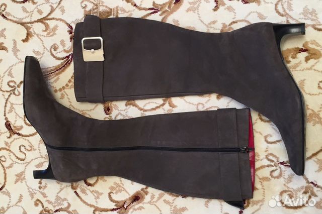 Новые брендовые сапоги и другая одежда Новые брендовые сапоги и другая одежда