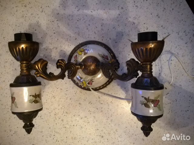 Продам люстру, бра и 2 подвесных светильника Продам люстру, бра и 2 подвесных светильника