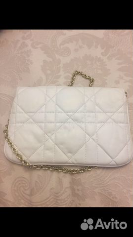 Сумка белая женская Dior на цепочке Сумка белая женская Dior на цепочке