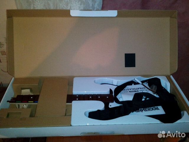 Гитара + игра Rockband (PS4)