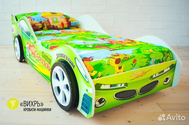 Детская кровать машина