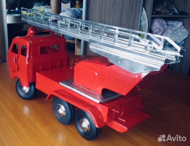 Пожарная машина сим, игрушка пожарный автомобиль Пожарная машина сим, игрушка пожарный автомобиль