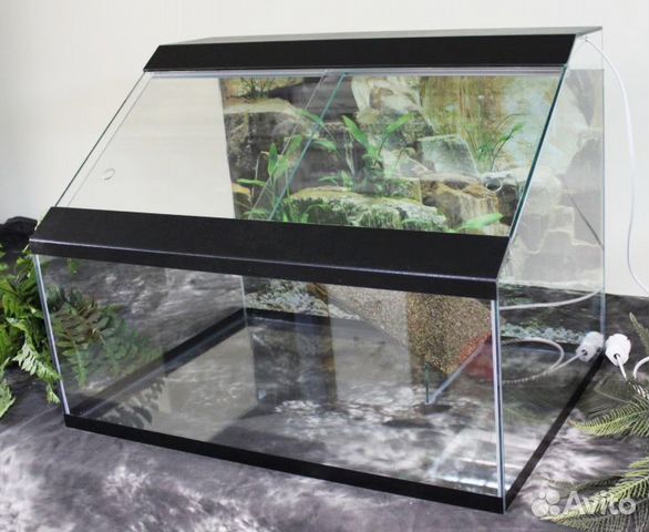 Террариумы/аквариумы для экзотических животных