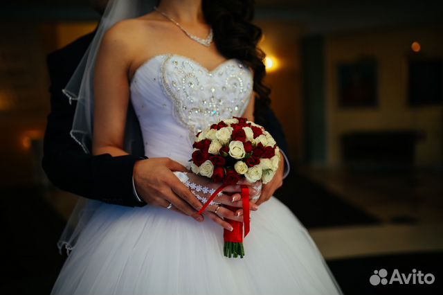 Продам красивое пышное свадебное платье