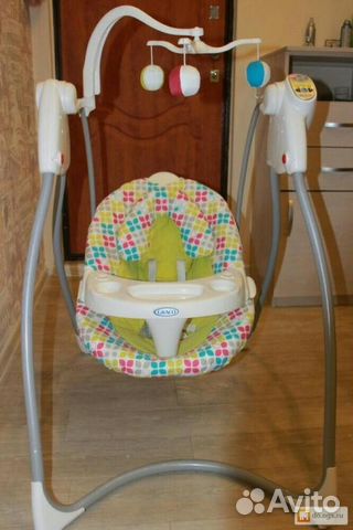 Электронные качели Graco Loving Hug с адаптером Электронные качели Graco Loving Hug с адаптером