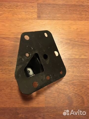 Кронштейн усилителя заднего бампера правый