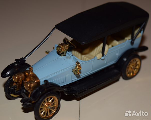 Масштабная модель авт-ля Руссо-Балт масштаб 1/43 Масштабная модель авт-ля Руссо-Балт масштаб 1/43