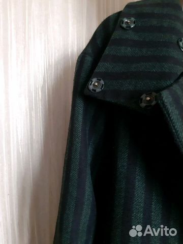 Длинное темно- зеленое пальто в полоску Belucci