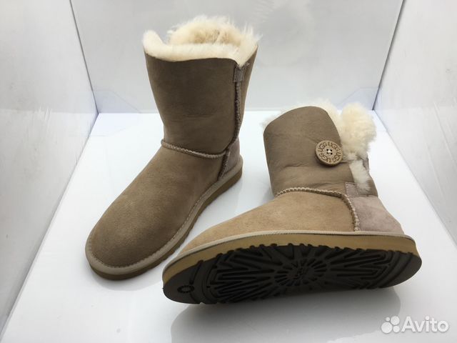 Угги Ugg Bailey Button бежевого цвета с пуговицей