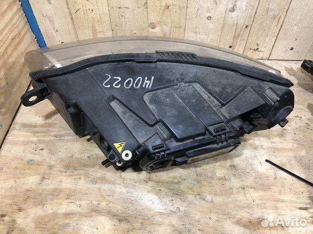 Фара передняя правая Audi A6 C6 ксенон Арт. 140022