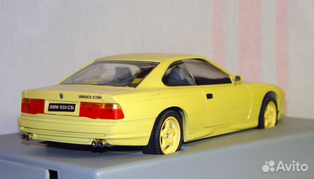 Модель авто BMW 850 CSI м 1:18