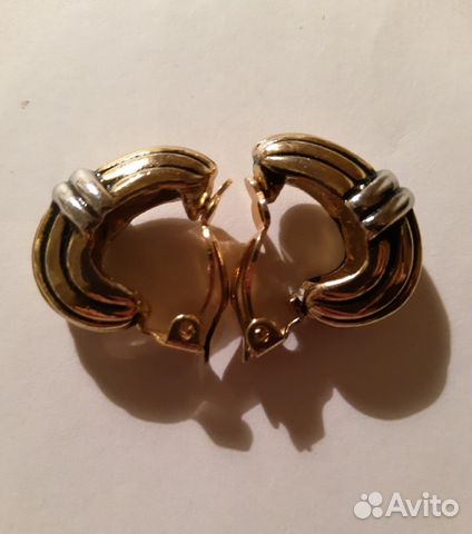 Клипсы, серьги-гвоздики и подвеска. Не б/у Клипсы, серьги-гвоздики и подвеска. Не б/у