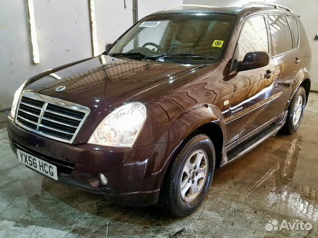 Рейлинг на крышу правый Ssangyong Rexton SUV 2008