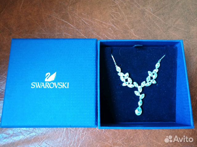 Шикарное колье Swarovski, покрытие родием Шикарное колье Swarovski, покрытие родием