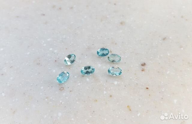 Натуральные неоново-голубые апатиты Натуральные неоново-голубые апатиты