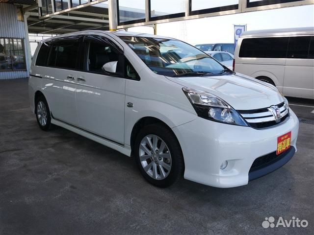 Toyota Isis 1.8 CVT, 2014, 31 000 км