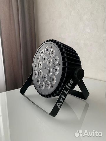 Светодиодный прожектор led par 18*18w rgbwauv Светодиодный прожектор led par 18*18w rgbwauv