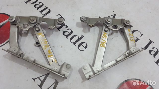 Петли капота на Mercedes-Benz W211,215,220,219 Петли капота на Mercedes-Benz W211,215,220,219