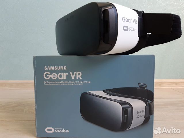 Очки виртуальной реальности SAMSUNG Gear VR