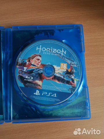 Диск на PlayStation4 с игрой Horizon Zero Dawn