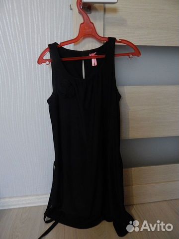 Платья в хорошем состоянии размер 42-44 Платья в хорошем состоянии размер 42-44