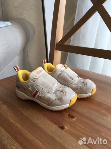 Детские кроссовки asics