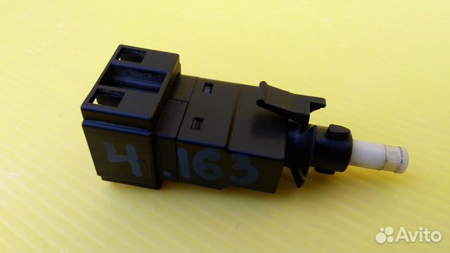Датчик включения стоп сигнала Мерседес W163 ML Датчик включения стоп сигнала Мерседес W163 ML