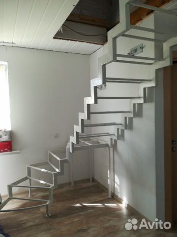 Лестницы. Лестница в дом. Стальная лестница