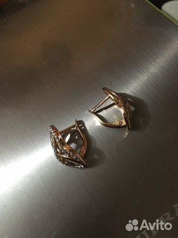 Золотые серьги