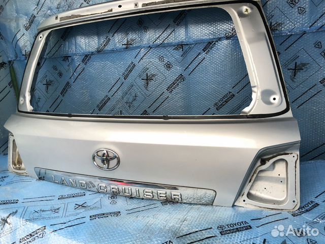 Крышка багажника Toyota Land Cruiser 200 Крышка багажника Toyota Land Cruiser 200