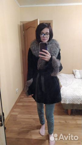 Шуба из мутона с чернобуркой Шуба из мутона с чернобуркой